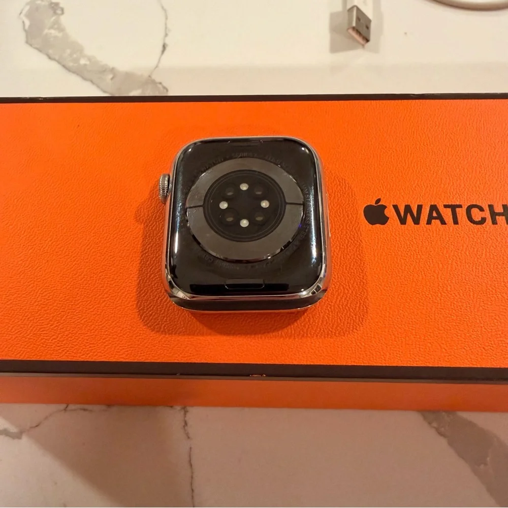 Apple Watch Hermès Series 7 45mm Silver Stainless CEL